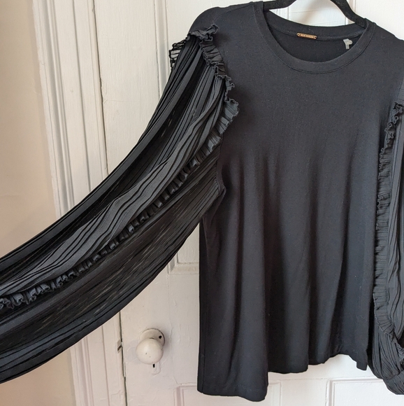 Elie Tahari Black Ruffled Top with Sheer Balloon Sleeves - Size L - Picture 3 of 11